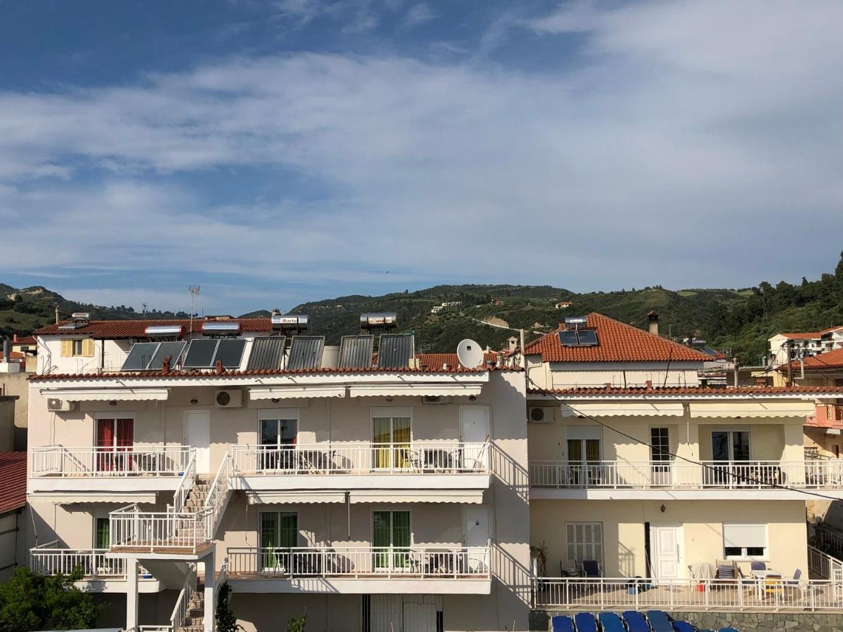 Irida Apartments Nea Skioni Bagian luar foto